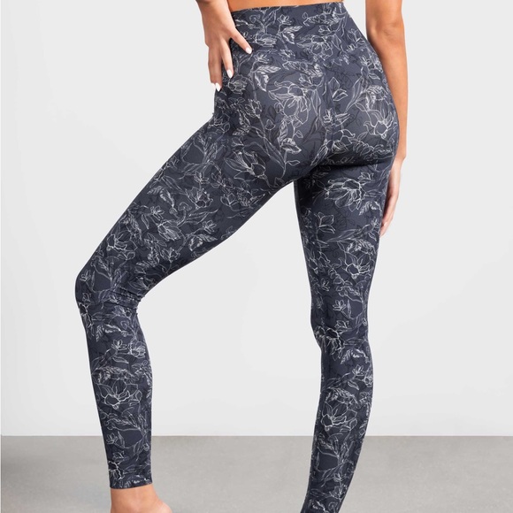 Stori Floral Workout Set - Picture 5 of 7